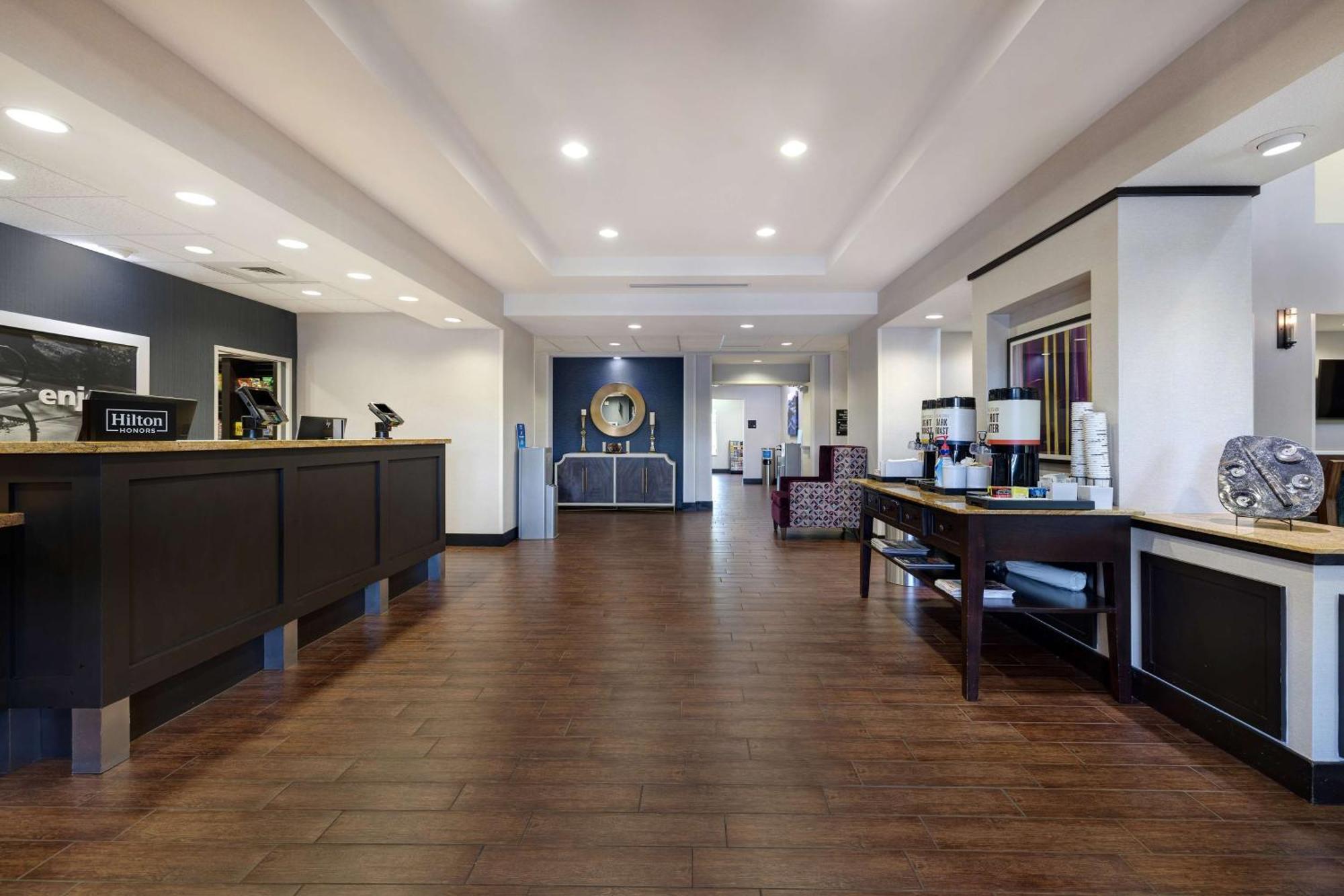 Hampton Inn & Suites San Luis Obispo Exterior photo